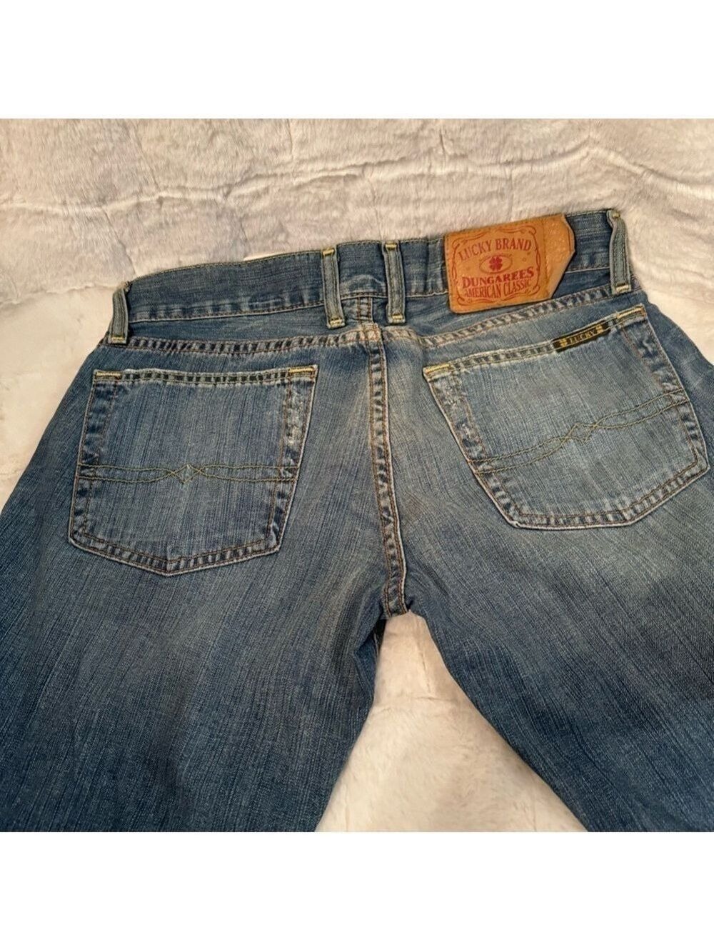 Lucky Brand Dungarees American Classic Vintage Maddy Ankle Jeans.
Size 4/27
NWT - Picture 6 of 13